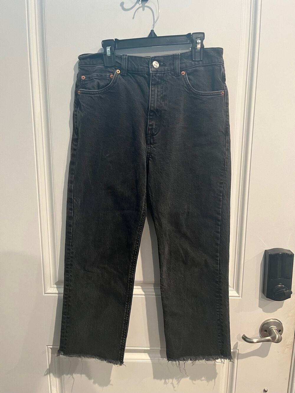 ASOS Design Men's Straight Leg Gray Grey Denim Jeans Raw Hem Size 28x30